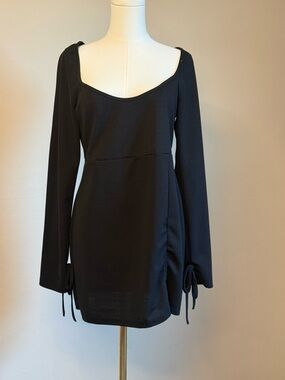 SHEIN Black Long-Sleeve Square Neck Mini Dress